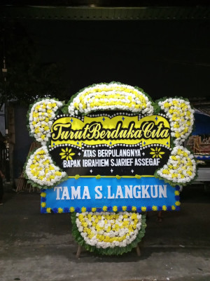 Papan Bunga Duka di Sompak